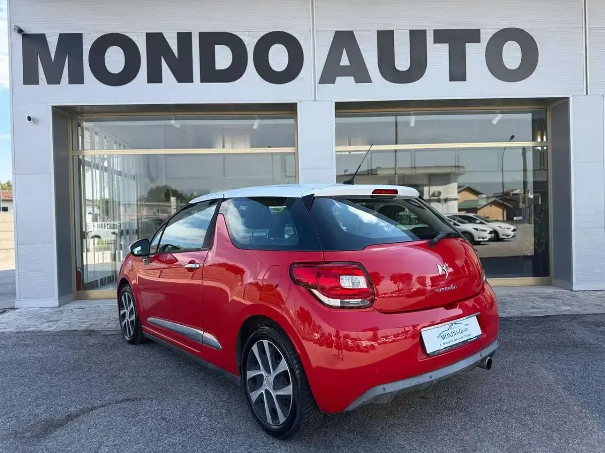 Usata Citroën DS3 Chic 68 CV (50 kW) 2011 Rosso Utilitaria