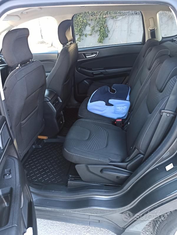 Usata Ford S-MAX 145 CV (106 kW) 2016 Grigio Monovolume