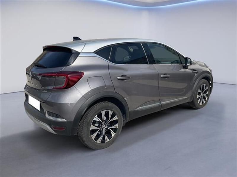 Usata Renault Captur Techno 90 CV (66 kW) 2024 Grigio chiaro SUV