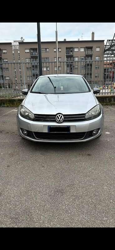 Usata VW Golf VI Comfortline 122 CV (89 kW) 2010 Argento Utilitaria