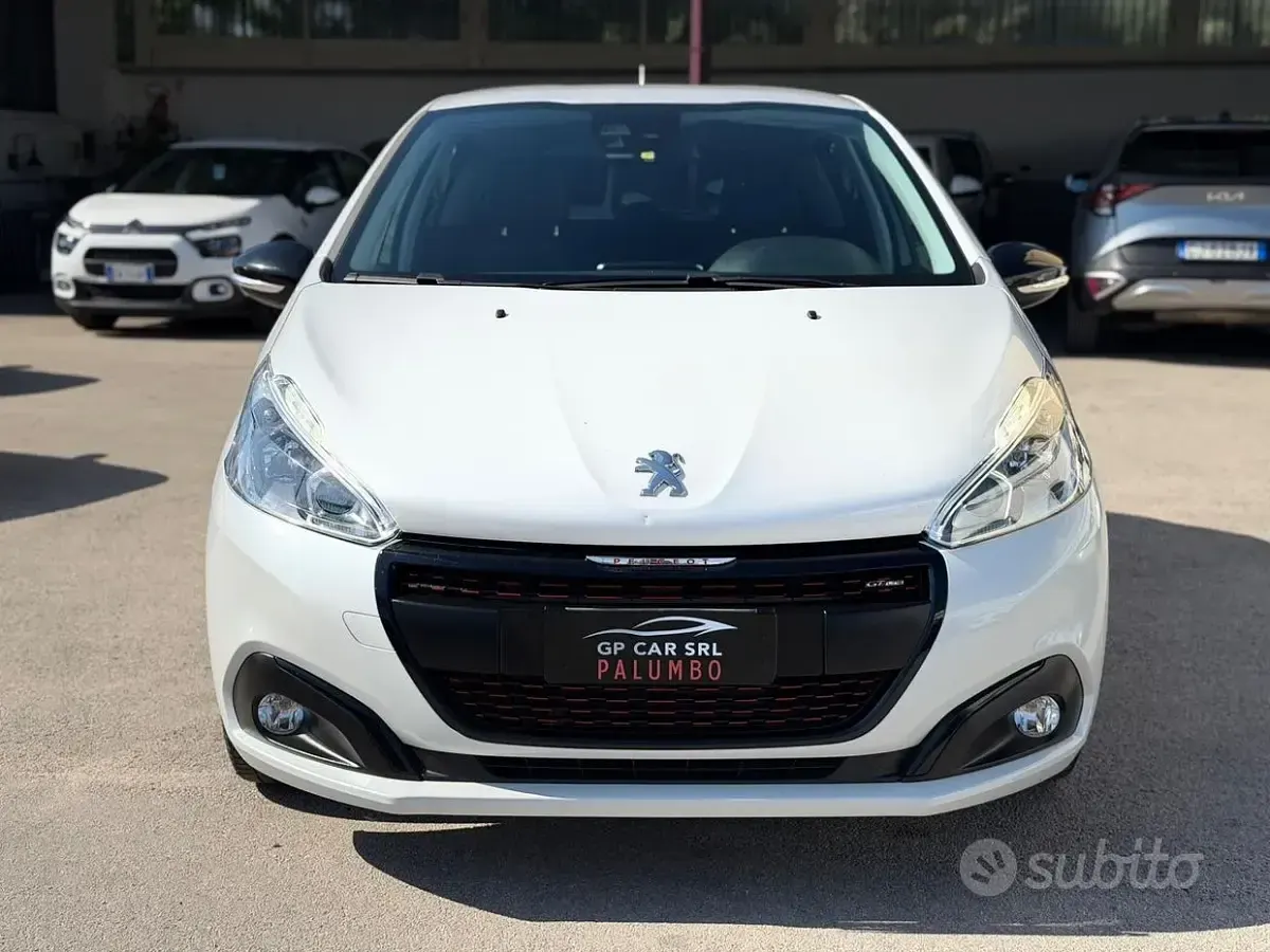 Usata Peugeot 208 GT-line 120 CV (88 kW) 2018 Bianco Utilitaria
