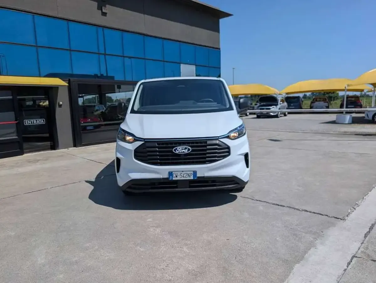 Usata Ford Transit Custom Trend 136 CV (100 kW) 2024 Bianco Monovolume