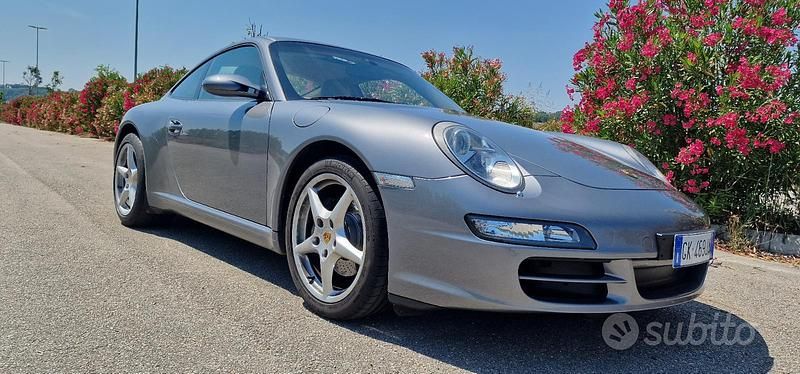 Grigio Usata 2005 Porsche 911 Carrera Coupé | 47.800 € (Buon prezzo) - Immagine 1/4