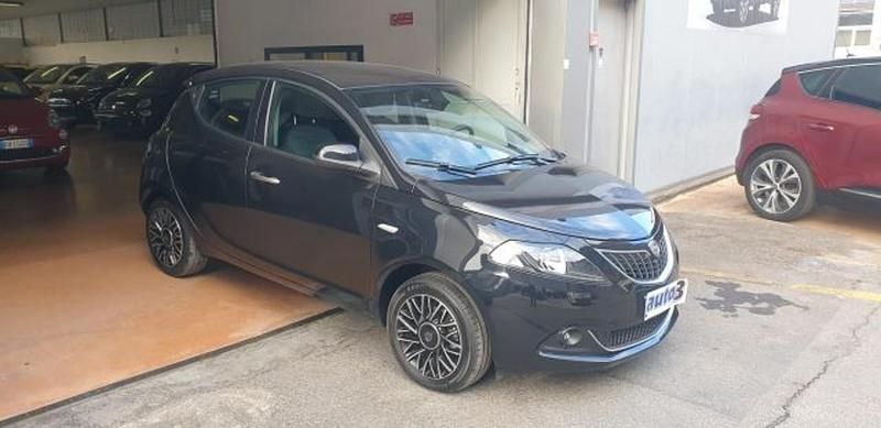 Usata Lancia Ypsilon S 69 CV (50 kW) 2024 Nero Utilitaria