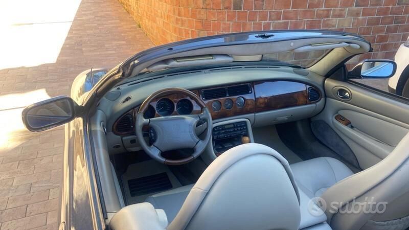 Usata Jaguar XK8 1998 Blu Cabrio