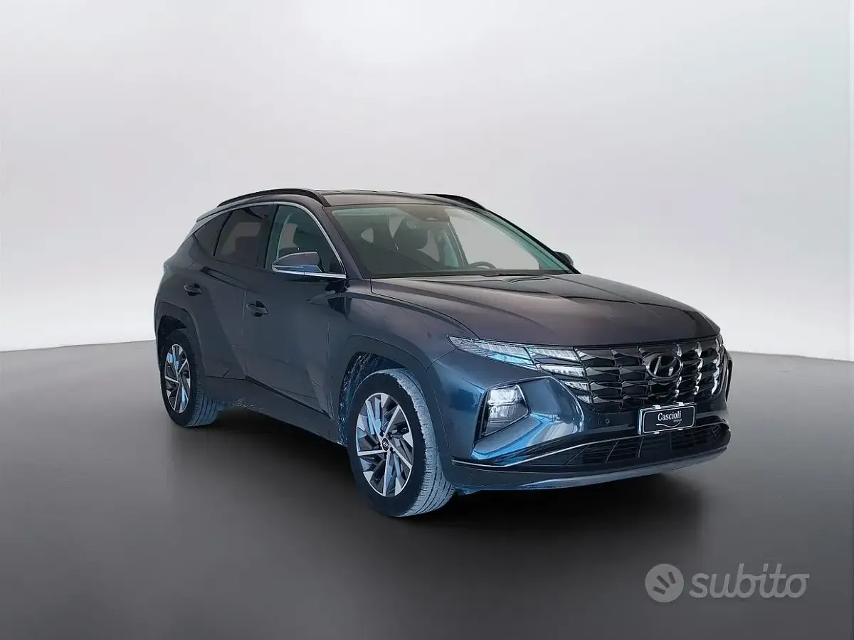 Käytetty Hyundai Tucson 116 HP (85 kW) 2022 Harmaa Katumaasturi