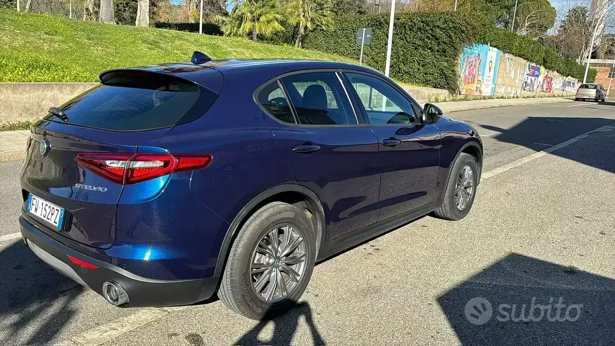 Usata Alfa Romeo Stelvio 190 CV (139 kW) 2019 Bluazzurro SUV