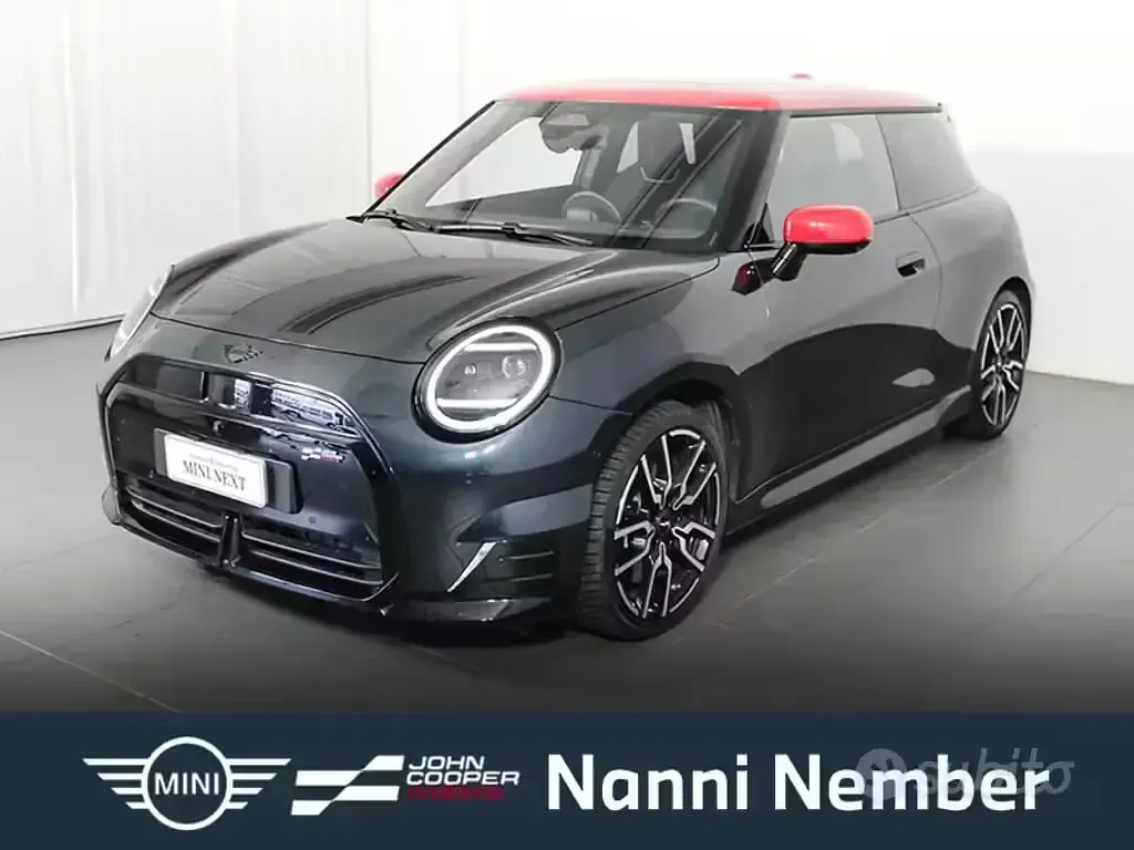 Usata Mini John Cooper Works 218 CV (160 kW) 2024 Grigio Utilitaria