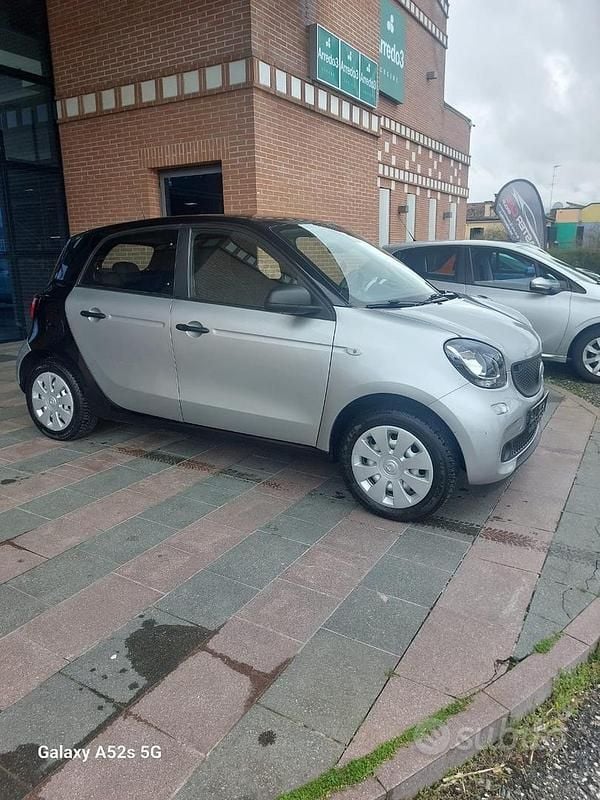 Usata Smart ForFour Prime 90 CV (66 kW) 2019 Grigio Utilitaria