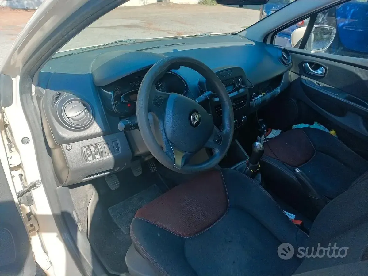 Usata Renault Clio 75 CV (55 kW) 2015 Bianco Utilitaria