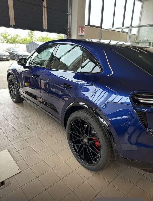 Usata Porsche Macan Turbo 144 kW (197 CV) 2024 Blu/azzurro SUV