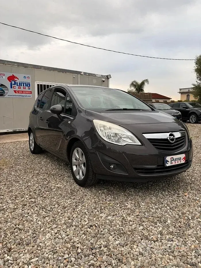 Usata Opel Meriva Cosmo 101 CV (74 kW) 2013 Grigio Monovolume