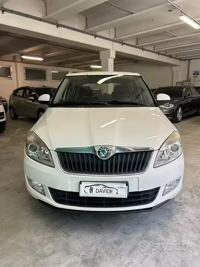 Usata Skoda Fabia Ambition 69 CV (50 kW) 2012 Bianco Berlina