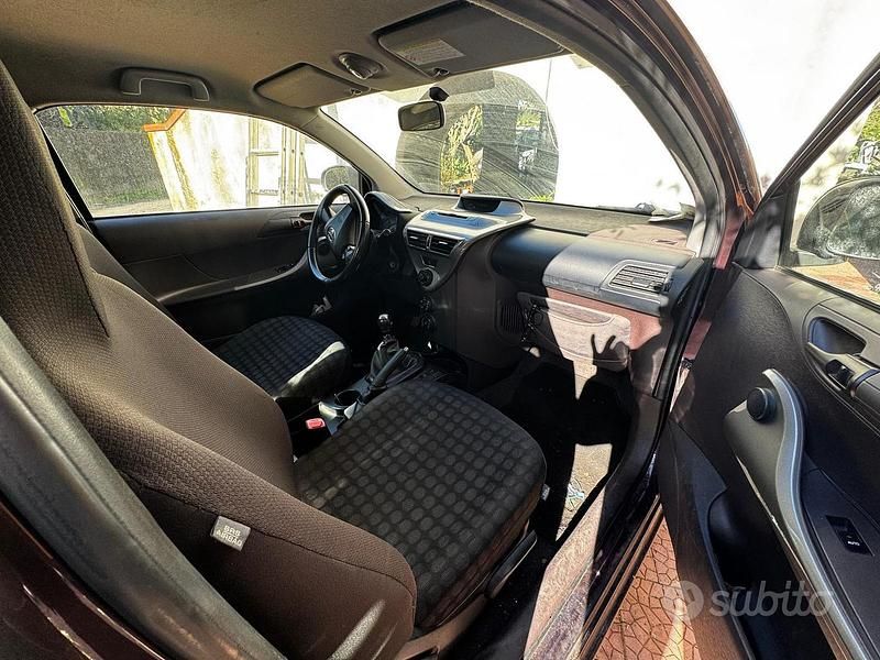 Usata Toyota iQ 68 CV (50 kW) 2009 Lilla Utilitaria