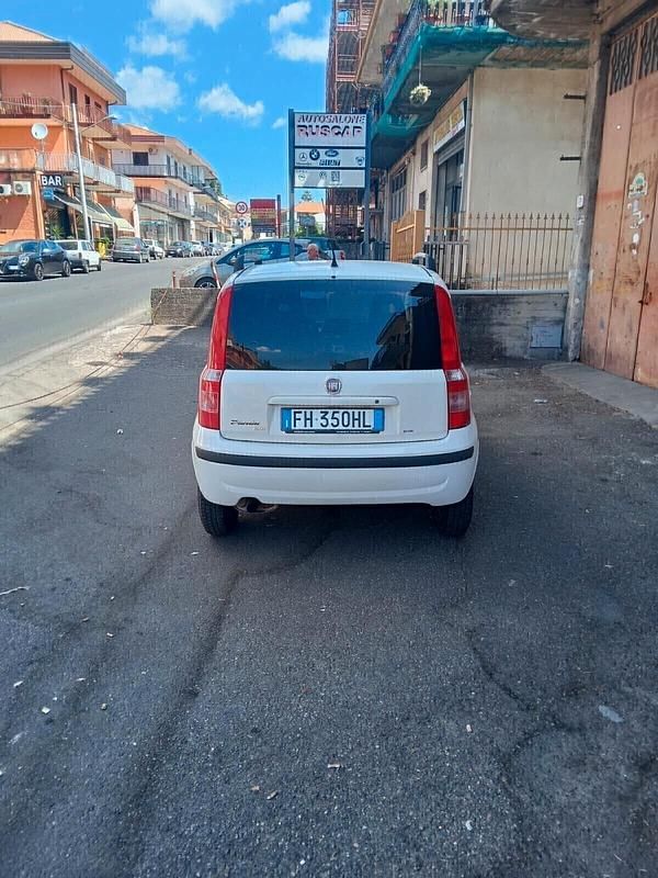 Usata Fiat Panda Active 75 CV (55 kW) 2010 Bianco Utilitaria