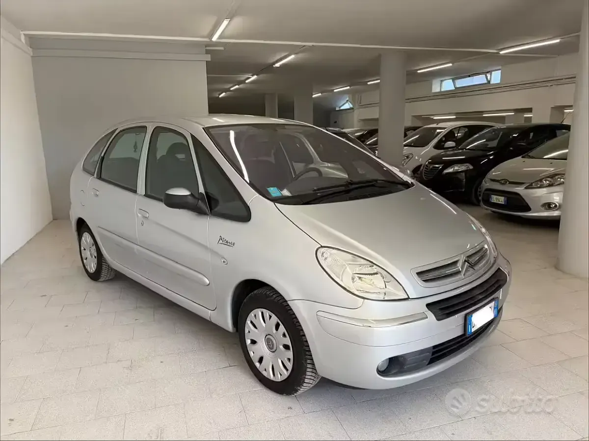 Usata Citroën Xsara Picasso Exclusive 109 CV (80 kW) 2006 Grigio Monovolume