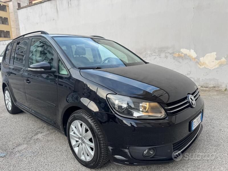 Usata VW Touran Comfortline 105 CV (77 kW) 2013 Nero Monovolume