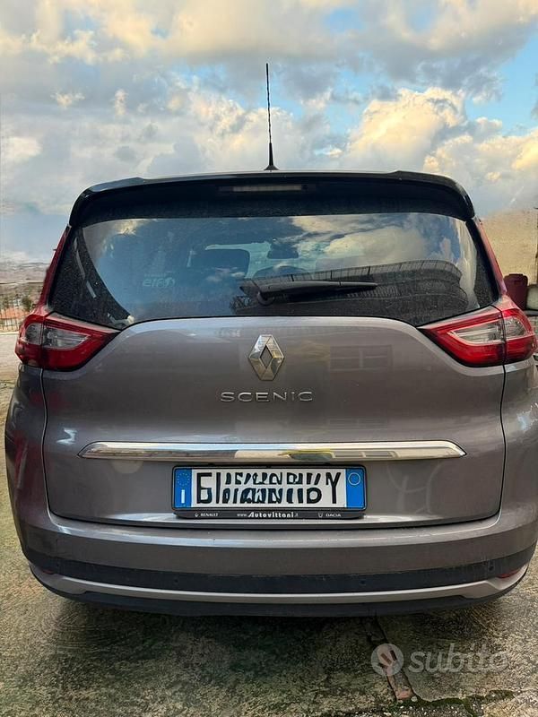 Usata Renault Grand Scénic IV Bose Edition 160 CV (117 kW) 2017 Grigio Monovolume