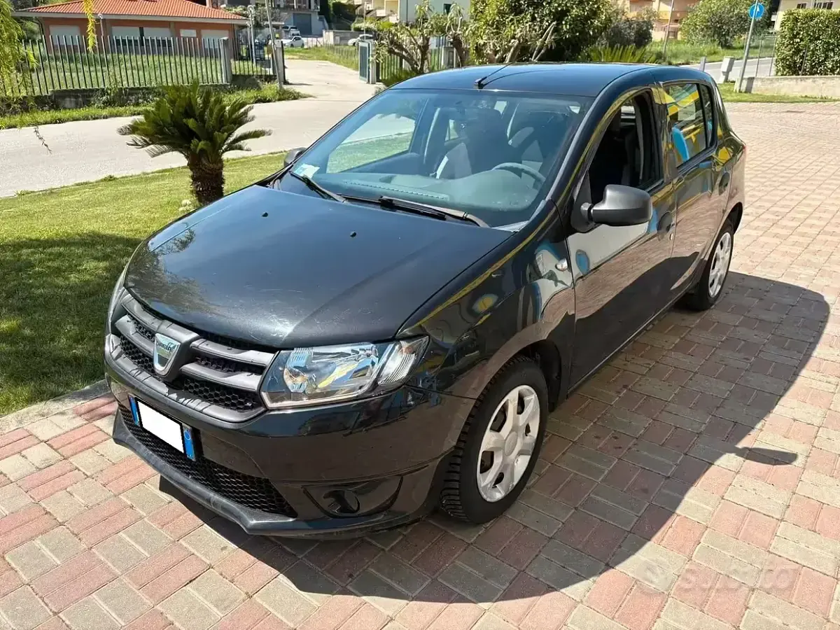 Usata Dacia Sandero 75 CV (55 kW) 2013 Nero Berlina