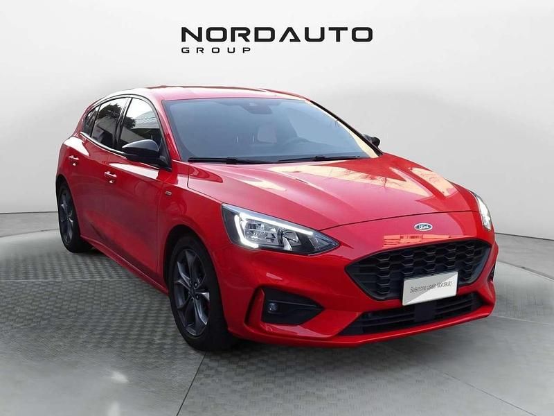 Usata Ford Focus ST-Line 125 CV (91 kW) 2020 Rosso Utilitaria
