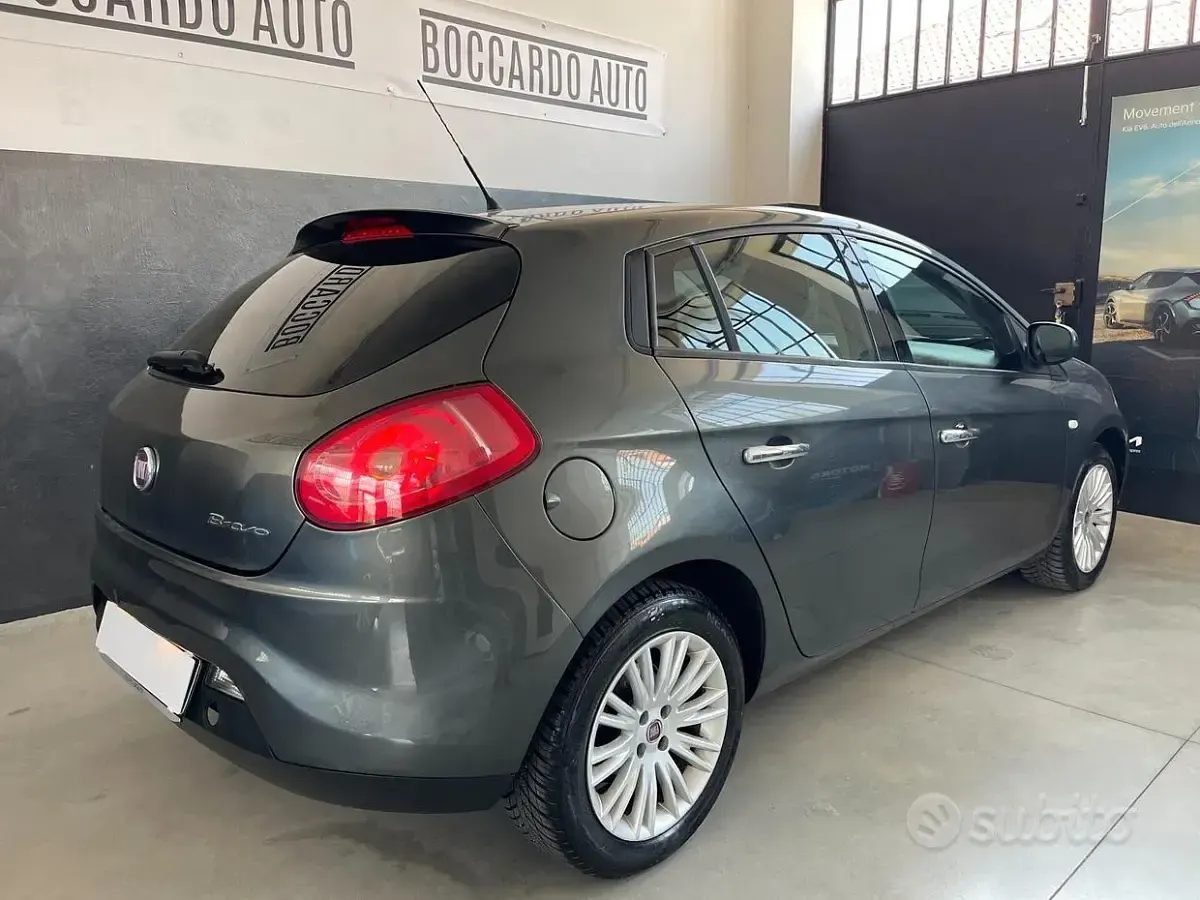 Usata Fiat Bravo Easy 90 CV (66 kW) 2013 Grigio Utilitaria