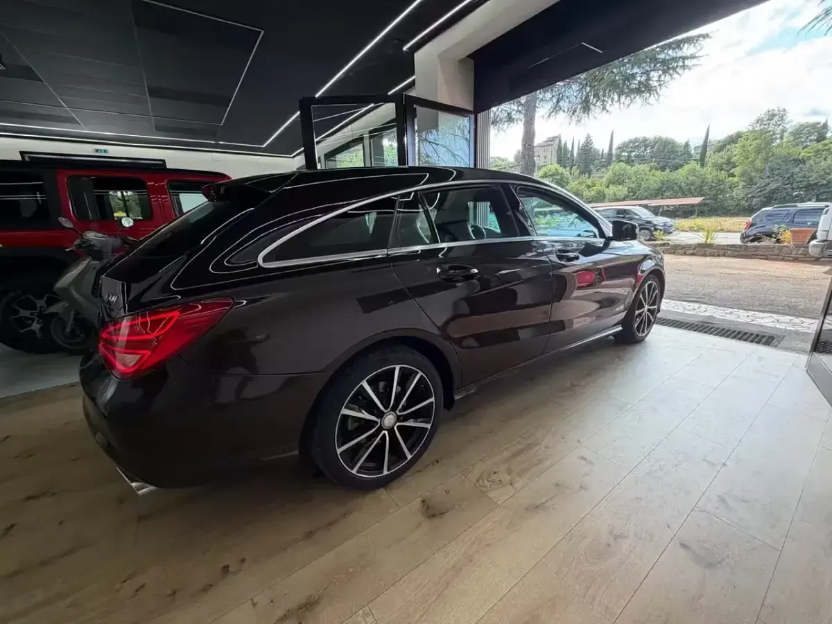Usata Mercedes CLA200 Premium 136 CV (100 kW) 2015 Marrone Coupé