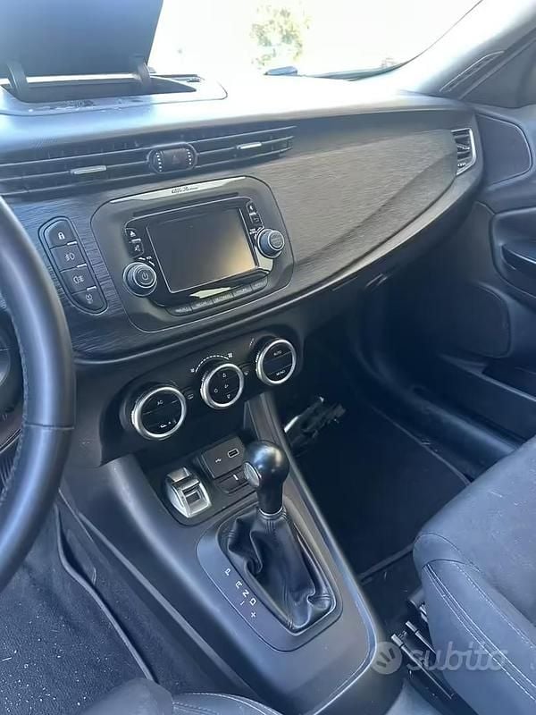 Usata Alfa Romeo Giulietta Super 120 CV (88 kW) 2019 Bianco Utilitaria