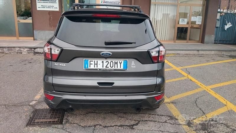 Usata Ford Kuga ST-Line 150 CV (110 kW) 2017 Nero SUV