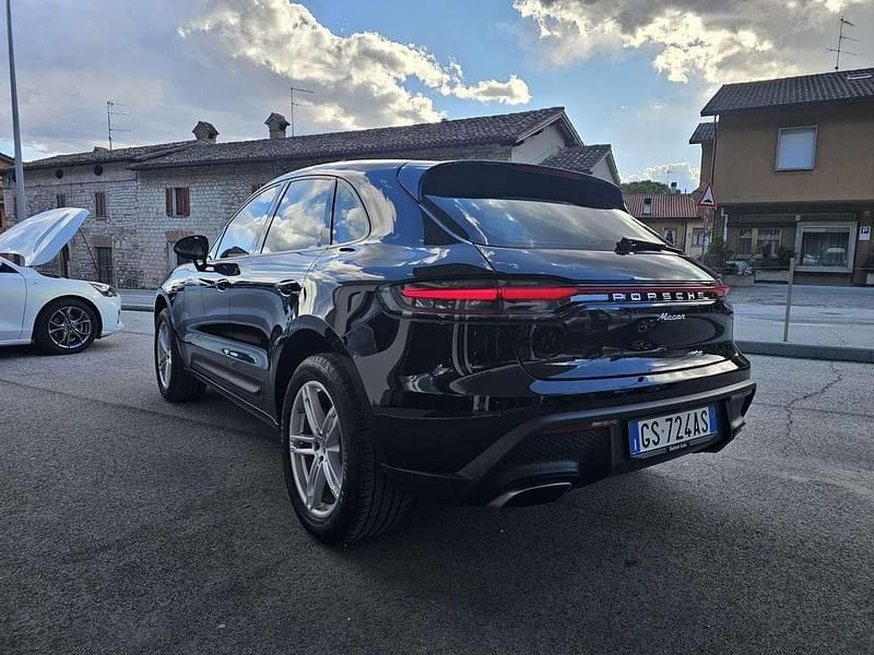 Usata Porsche Macan 265 CV (194 kW) 2022 Nero metallizzato SUV
