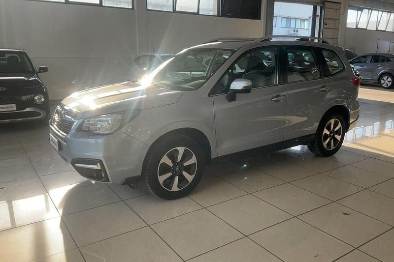 Grigio Usata 2019 Subaru Forester SUV | 19.599 € (Buon prezzo) - Immagine 1/3