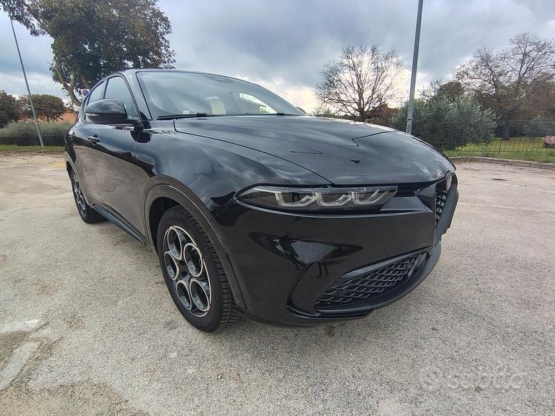 Nero Usata 2024 Alfa Romeo Tonale SUV | 27.900 € (Buon prezzo) - Immagine 1/4