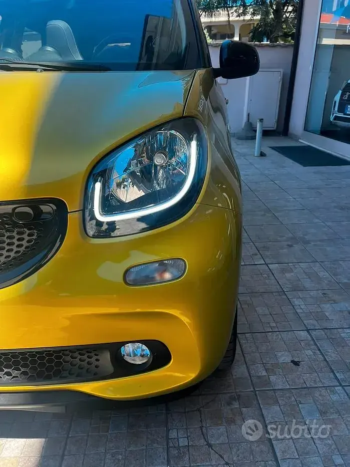 Usata Smart ForFour Prime 90 CV (66 kW) 2019 Giallo Utilitaria