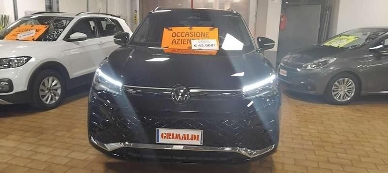 Usata VW Tiguan R-line 150 CV (110 kW) 2025 Grenadill black / metallizzato SUV