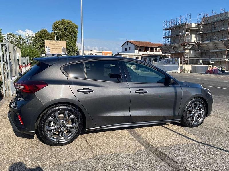 Usata Ford Focus ST-Line 125 CV (91 kW) 2024 Grigio Berlina