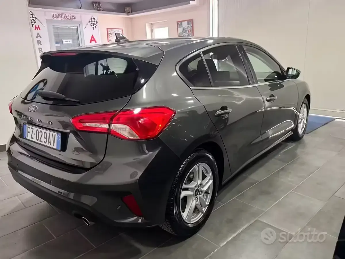 Brugt Ford Focus ST-Line 120 HK (88 kW) 2019 Grå Sedan