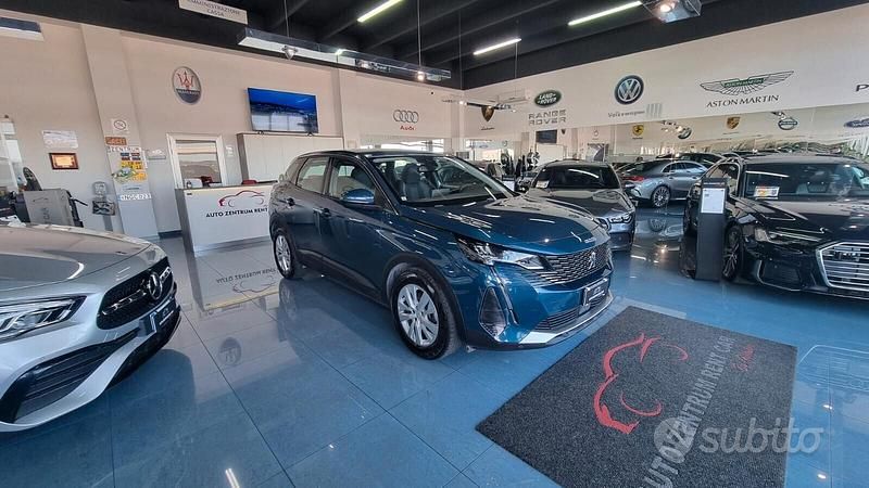 Usata Peugeot 3008 Allure 131 CV (96 kW) 2021 Blu SUV