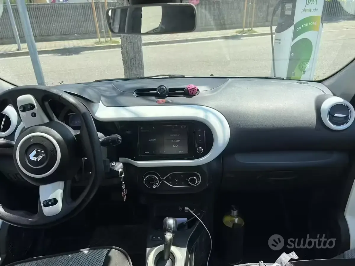 Usata Renault Twingo 30 kW (42 CV) 2021 Bianco Utilitaria