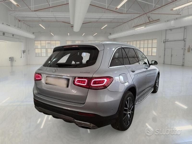 Usata Mercedes GLC220 194 CV (142 kW) 2022 Grigio SUV