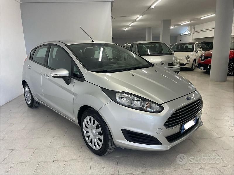 Usata Ford Fiesta Business Edition 97 CV (71 kW) 2013 Grigio Berlina