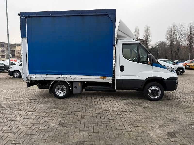 Usata Iveco Daily 135 CV (99 kW) 2019 Bianco Cabrio