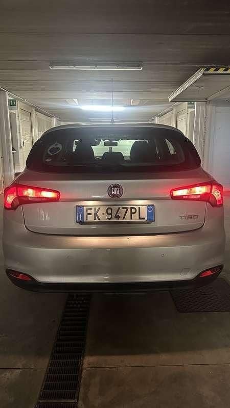 Usata Fiat Tipo Lounge 95 CV (69 kW) 2017 Argento Berlina