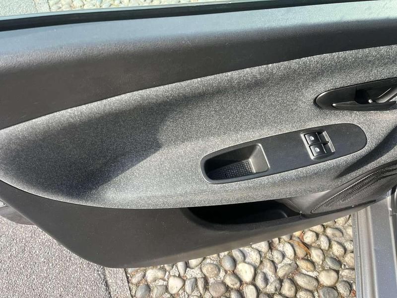 Usata Lancia Ypsilon 69 CV (50 kW) 2023 Bronzo Utilitaria