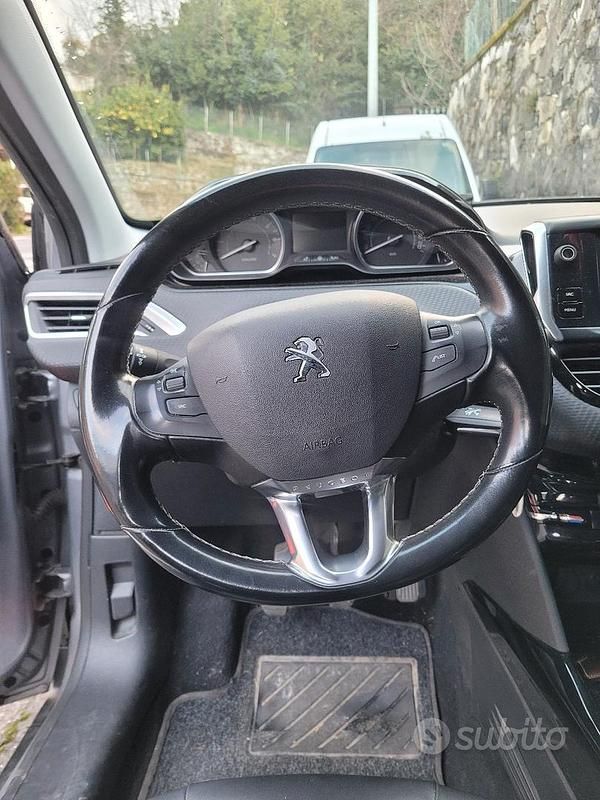 Usata Peugeot 2008 Allure 110 CV (80 kW) 2017 Grigio SUV