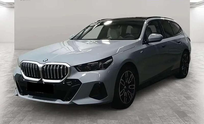 Usata BMW 520 M Sport 197 CV (144 kW) 2024 Brooklyn grey Station wagon