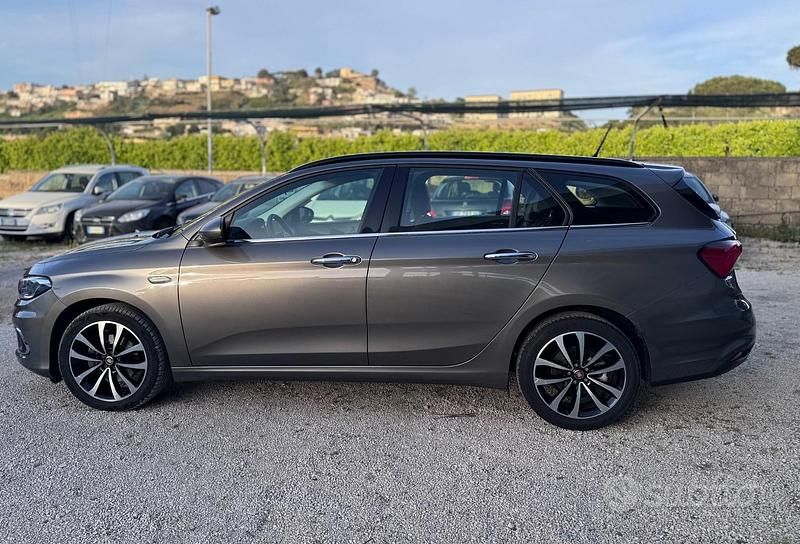 Begagnad Fiat Tipo Lounge 95 HK (69 kW) 2018 Grå Kombi