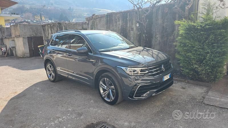 Usata VW Tiguan R-line 150 CV (110 kW) 2021 Grigio SUV