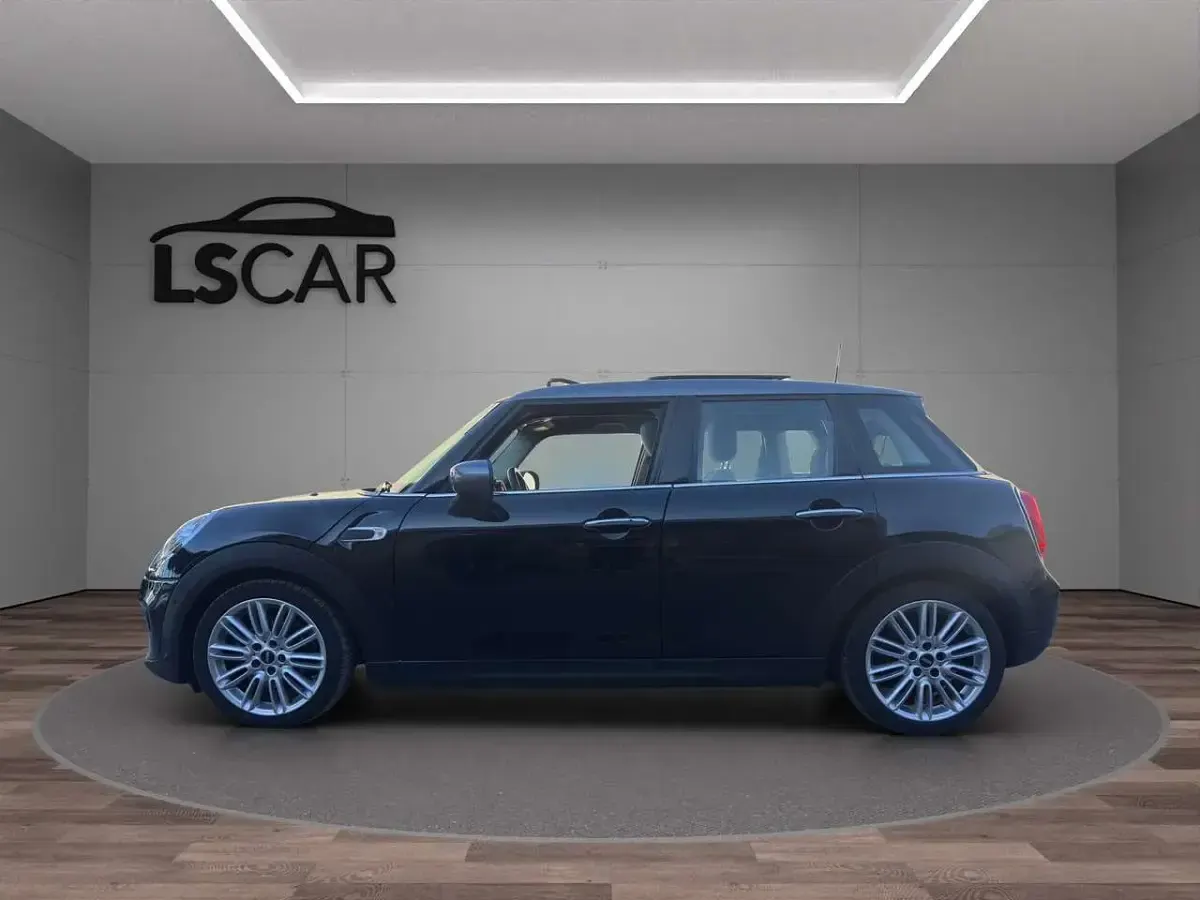 Używany Mini Cooper Business 136 KM (100 kW) 2021 Czarny Hatchback