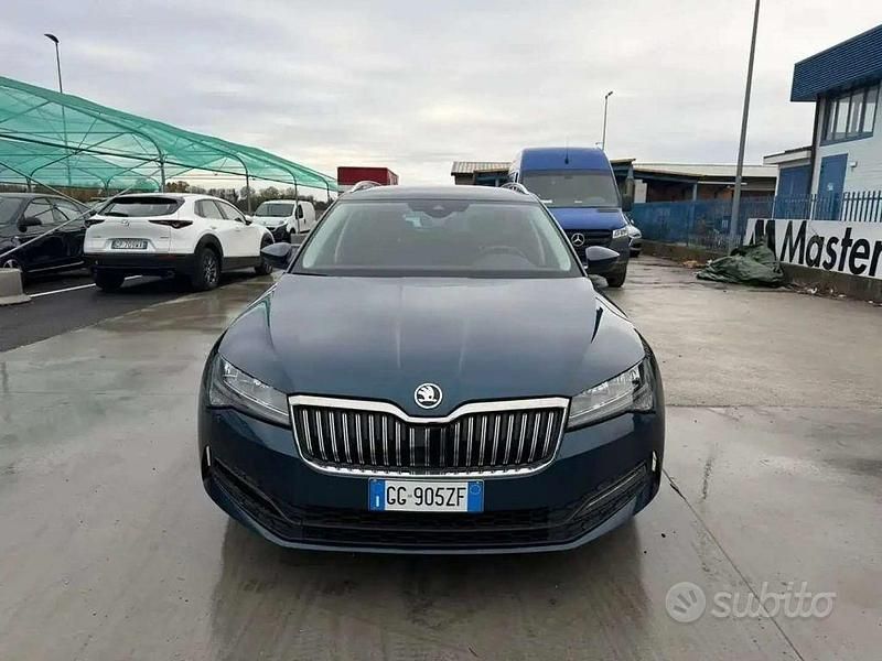 Usata Skoda Superb Executive 150 CV (110 kW) 2021 Blu/azzurro Station wagon