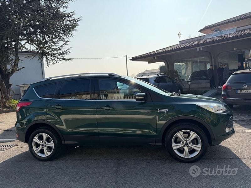 Usata Ford Kuga Titanium 120 CV (88 kW) 2016 Verde SUV