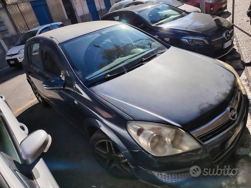 Usata Opel Astra 101 CV (74 kW) 2007 Grigio Berlina